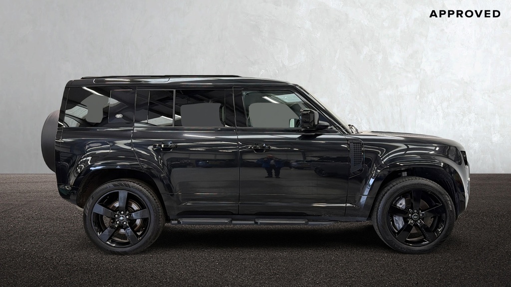 Land Rover Defender D250 Se Black #5