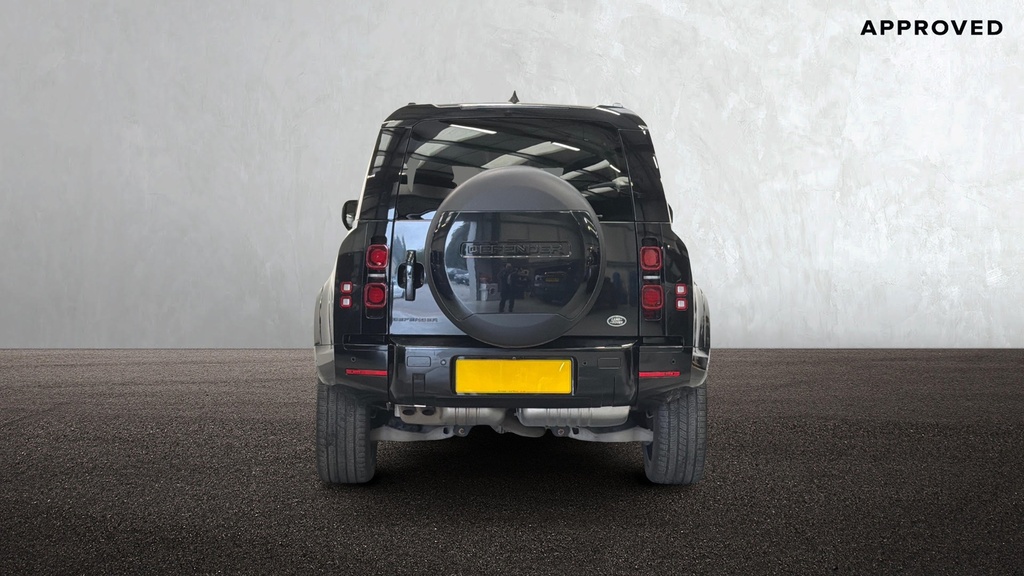 Land Rover Defender D250 Se Black #6