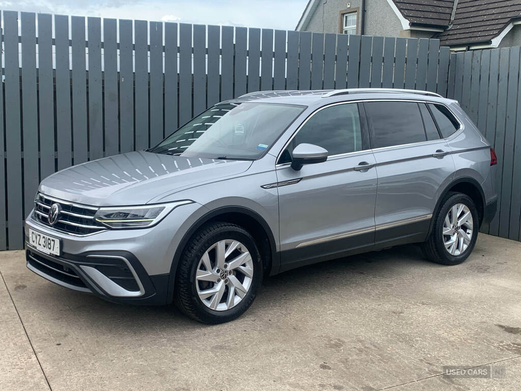 Volkswagen Tiguan Allspace 1.5 Tsi Life Dsg Silver #3