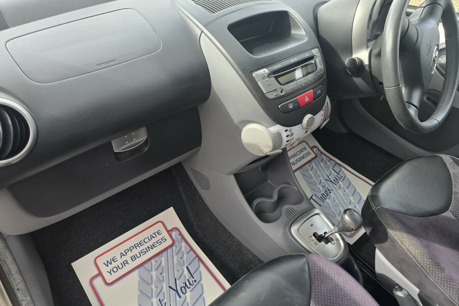 Toyota Aygo Hatchback Silver #5