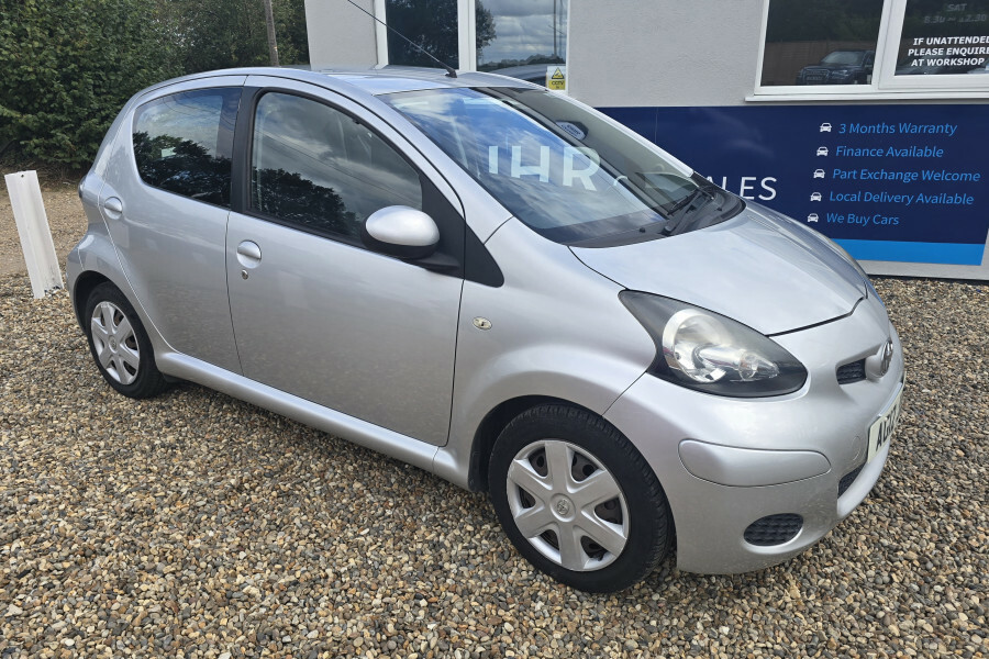 Toyota Aygo Plus White #17