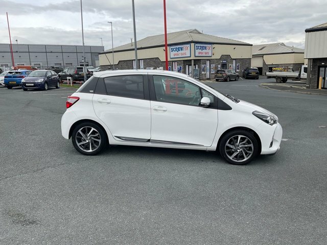 Toyota Yaris 1.5 Vvt-i Y20 Bi-tone Hatchback White #2