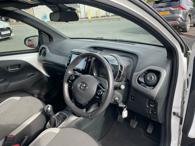 Toyota Aygo Hatchback Black #25