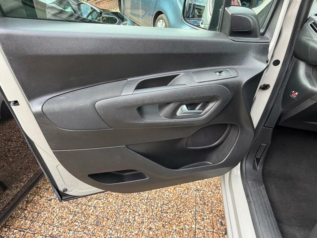 Vauxhall Combo Life Mpv Black #25