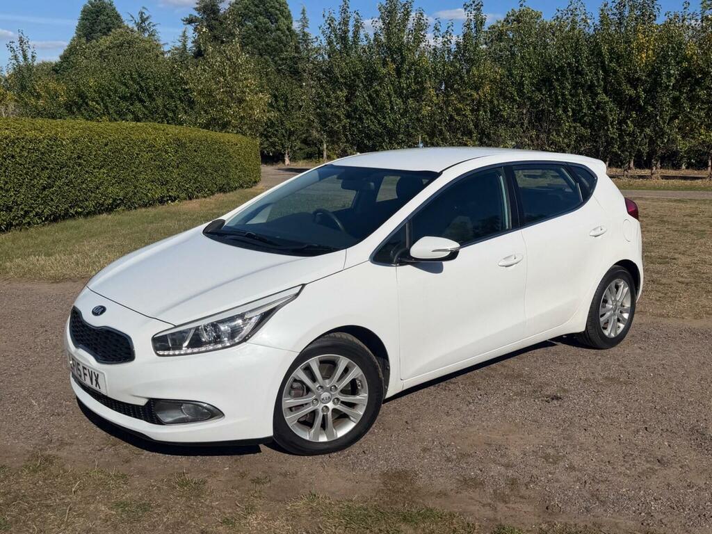 Kia Ceed 1.6 Crdi 2 Euro 5 White #2