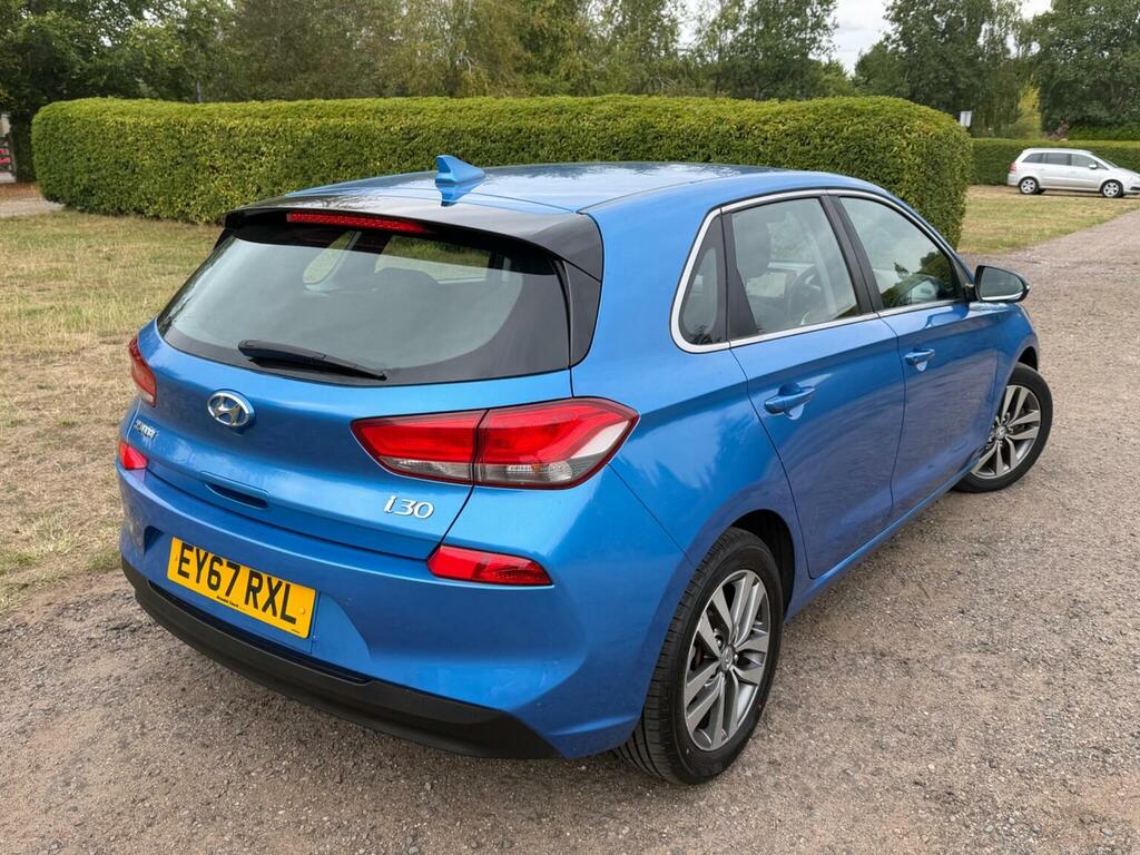 Hyundai I30 Hatchback Red #14