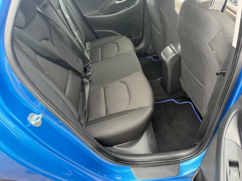 Hyundai I30 Hatchback Red #25