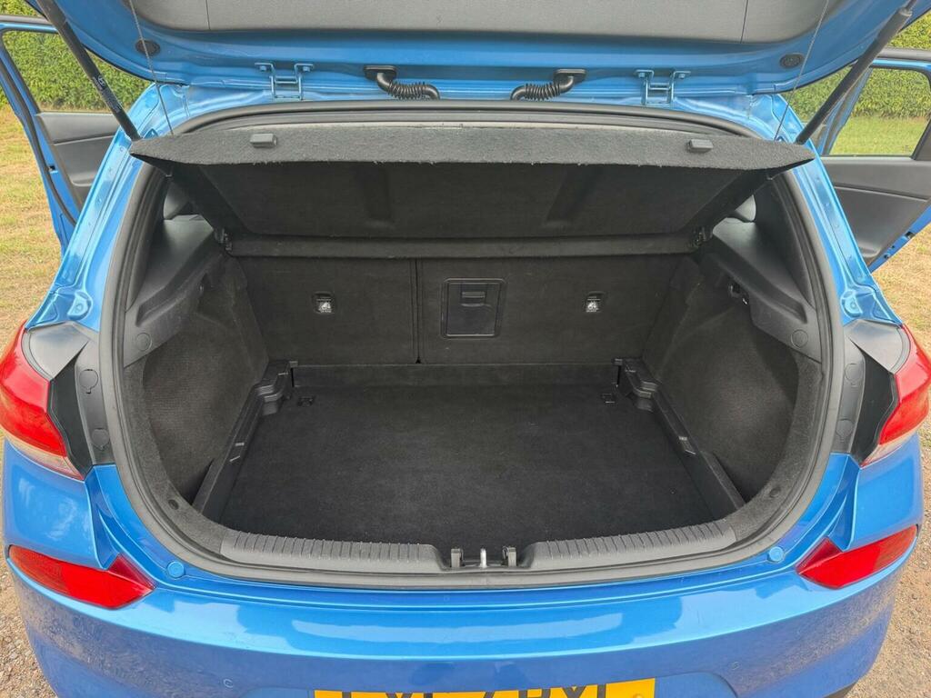Hyundai I30 Hatchback Red #27