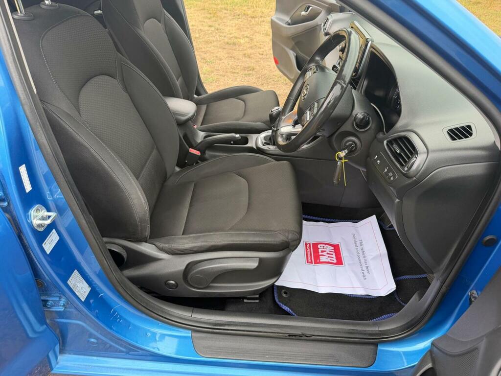 Hyundai I30 Hatchback Red #20