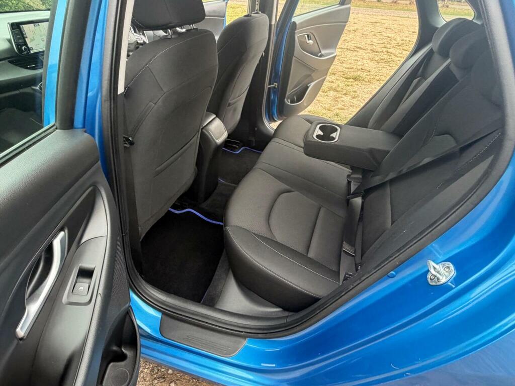 Hyundai I30 Hatchback Red #32