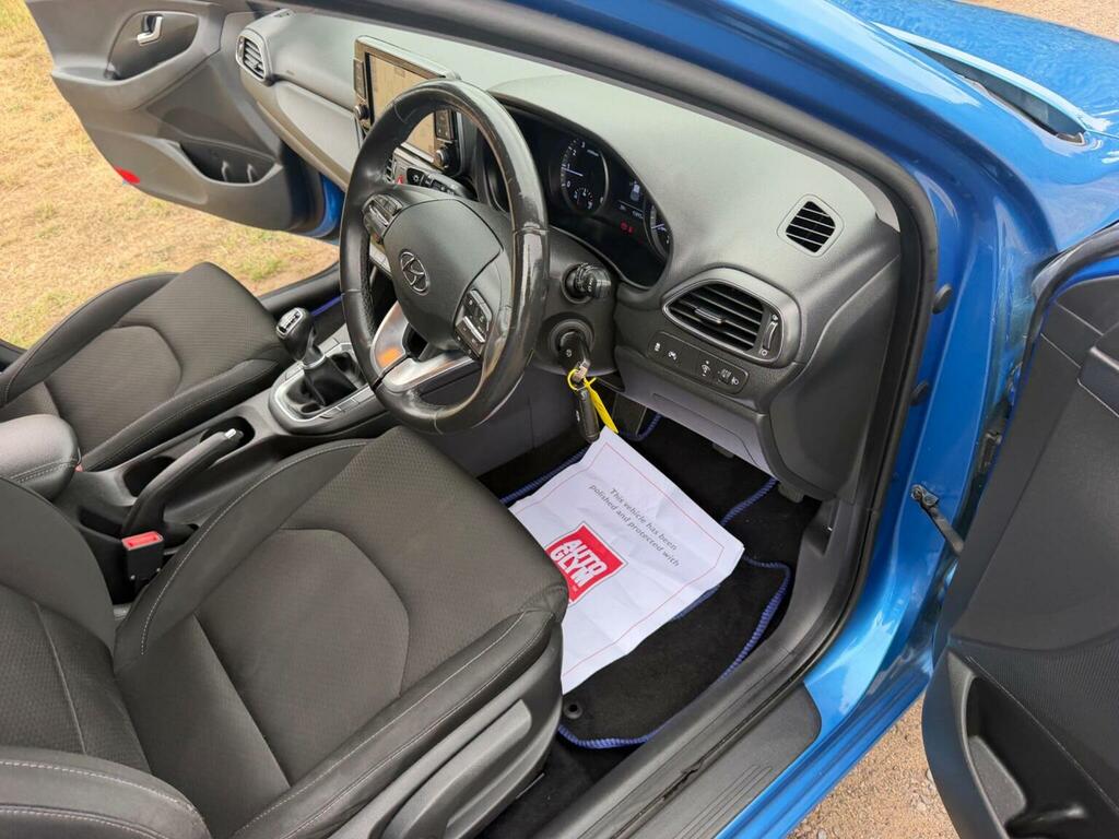 Hyundai I30 Hatchback Red #22
