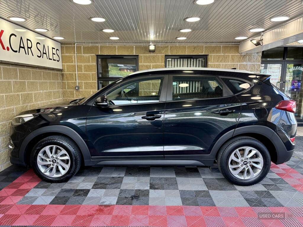 Hyundai Tucson 1.7 Crdi Blue Drive Se 2Wd Black #6
