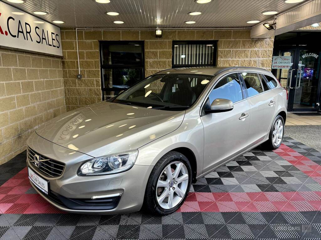 Volvo V60 D2 120 Se Nav Geartronic Gold #4