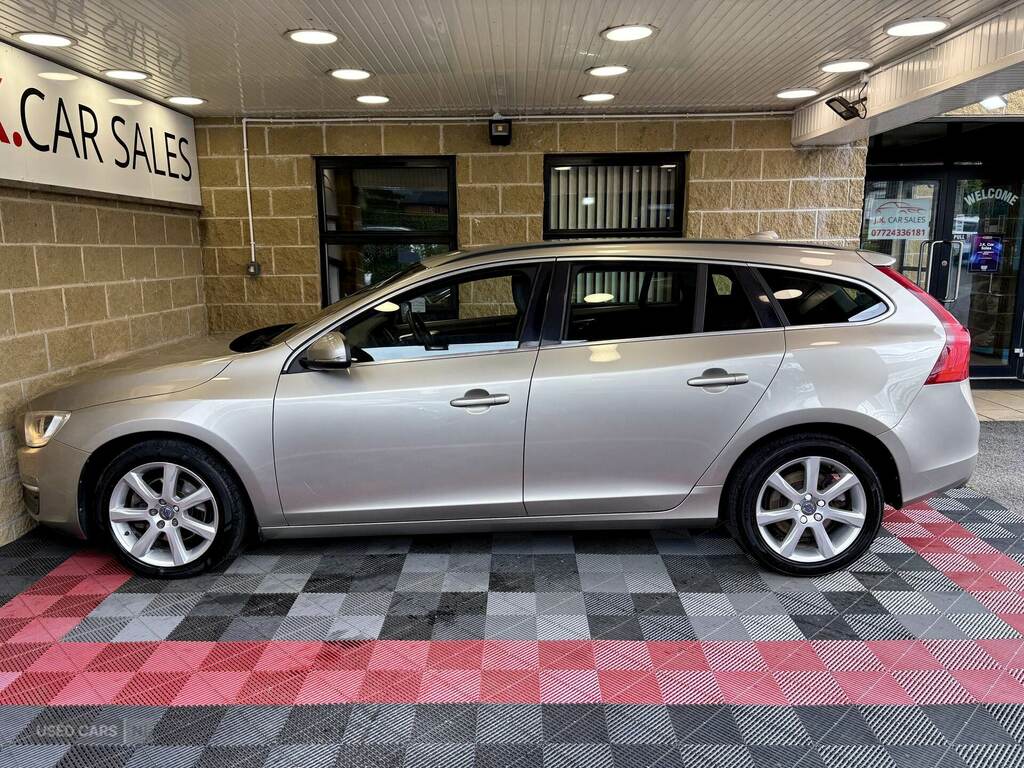 Volvo V60 D2 120 Se Nav Geartronic Gold #6