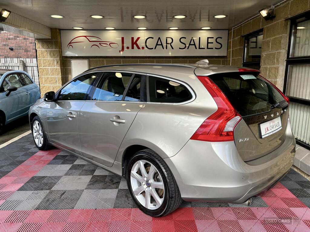 Volvo V60 D2 120 Se Nav Geartronic Gold #5