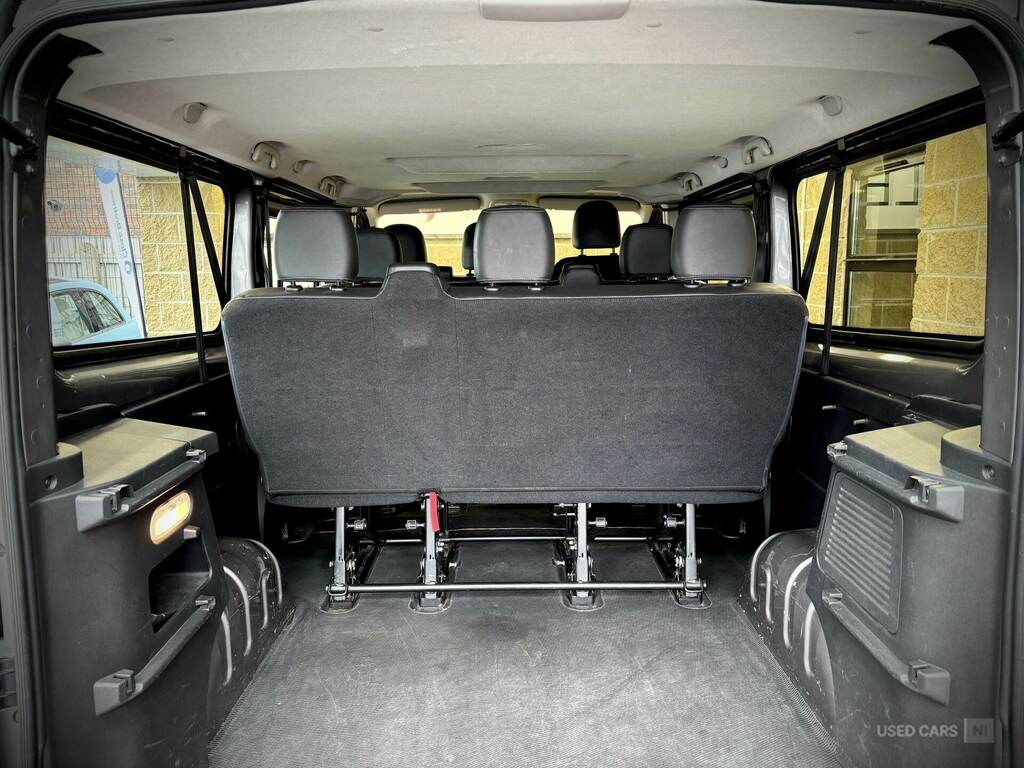 Renault Trafic 1.6 Sport Nav Energy Black #28