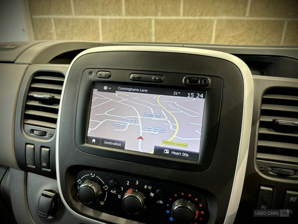 Renault Trafic 1.6 Sport Nav Energy Black #14