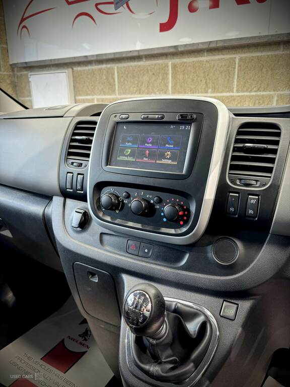 Renault Trafic 1.6 Sport Nav Energy Black #12