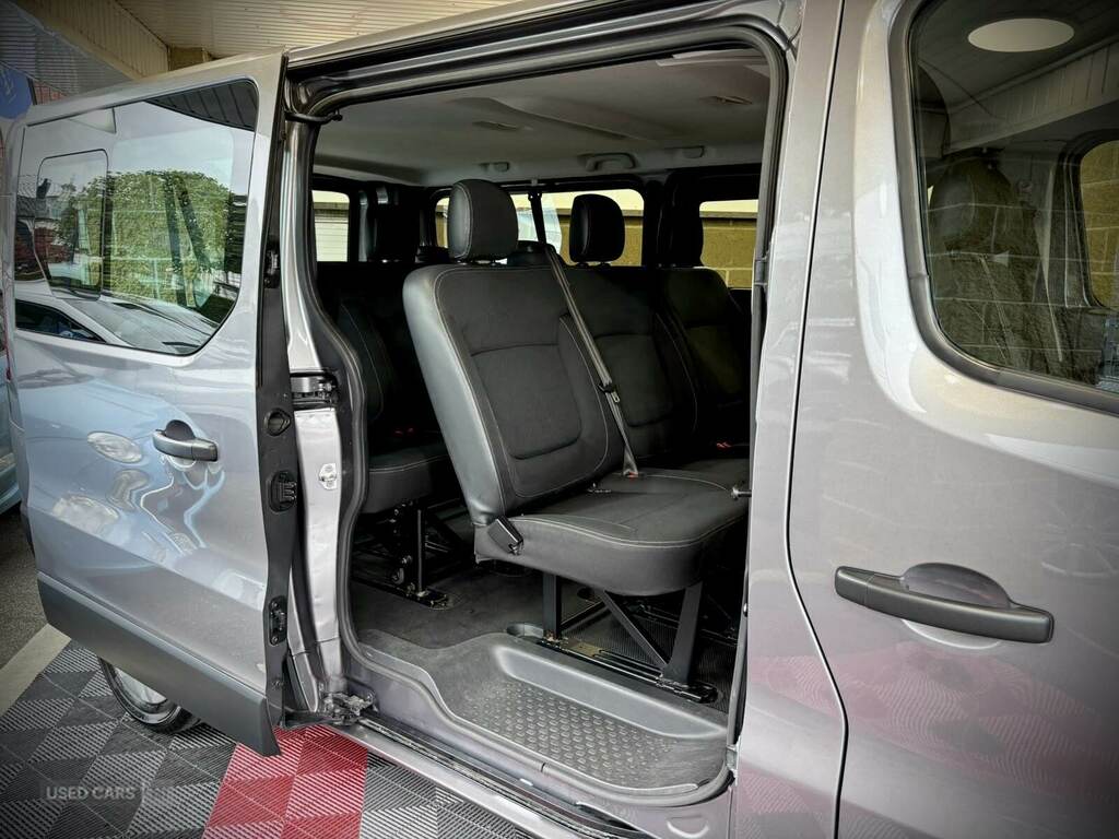 Renault Trafic 1.6 Sport Nav Energy Black #25