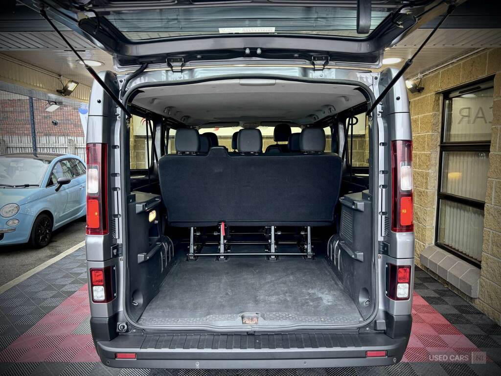 Renault Trafic 1.6 Sport Nav Energy Black #27
