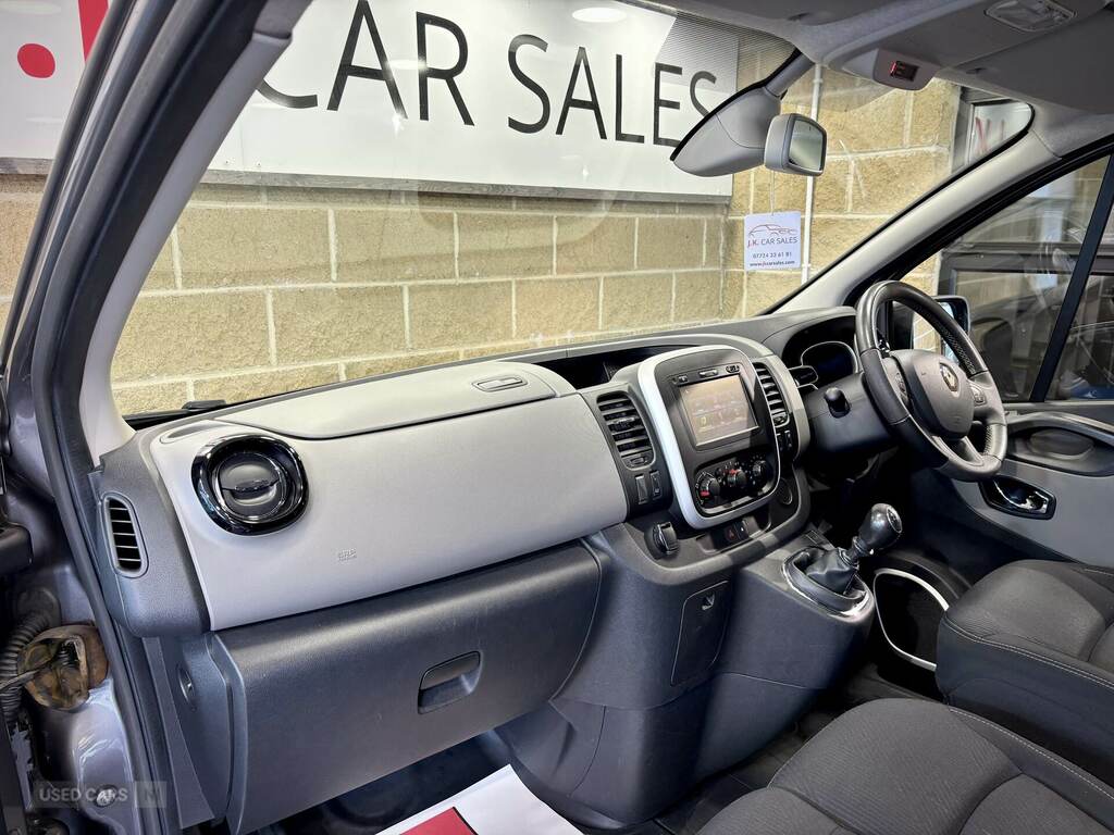 Renault Trafic 1.6 Sport Nav Energy Black #22