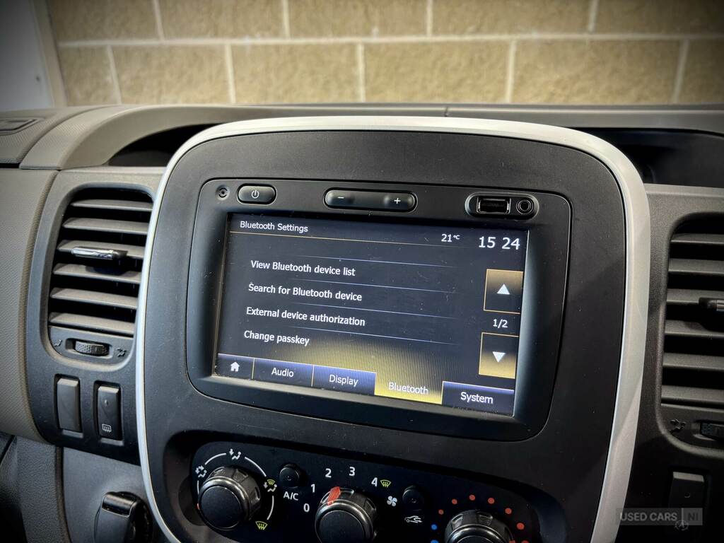 Renault Trafic 1.6 Sport Nav Energy Black #20