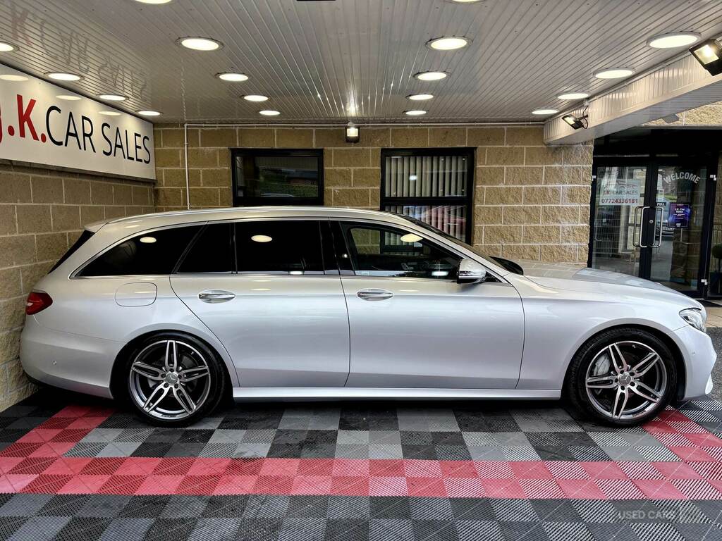 Mercedes-Benz E Class E220d Amg Line Premium 9G-tronic Silver #3