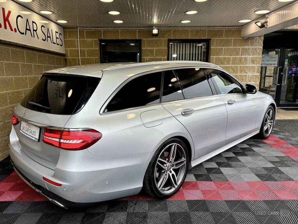 Mercedes-Benz E Class E220d Amg Line Premium 9G-tronic Silver #2