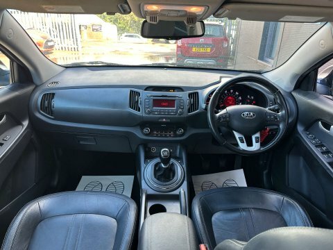 Kia Sportage  Black #4
