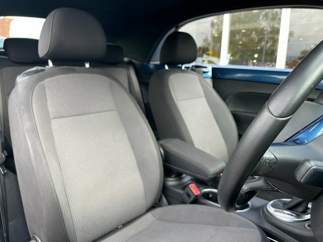 Volkswagen Beetle 2016 1.2 Tsi Bluemotion Tech Design Cabriolet Blue #4