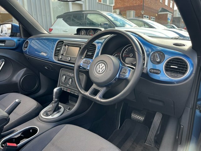 Volkswagen Beetle 2016 1.2 Tsi Bluemotion Tech Design Cabriolet Blue #3