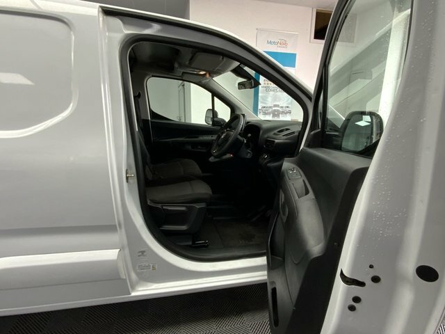Vauxhall Combo 1.5 Turbo D 2300 White #5