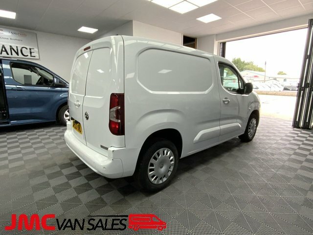 Vauxhall Combo 1.5 Turbo D 2300 White #4