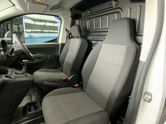 Vauxhall Combo 1.5 Turbo D 2300 Prime Panel Van 6Dr White #13