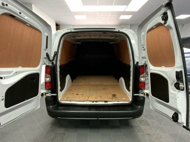 Vauxhall Combo 1.5 Turbo D 2300 Prime Panel Van 6Dr White #10