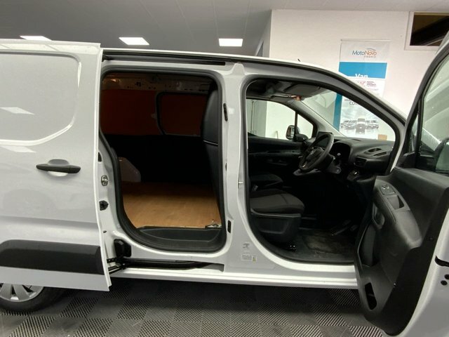 Vauxhall Combo 1.5 Turbo D 2300 Prime Panel Van 6Dr White #21