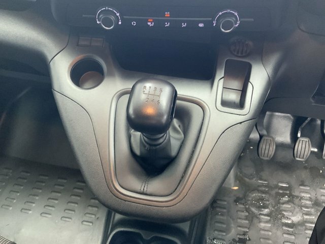 Vauxhall Combo 1.5 Turbo D 2300 Prime Panel Van 6Dr White #16