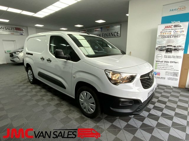 Vauxhall Combo 1.5 Turbo D 2300 White