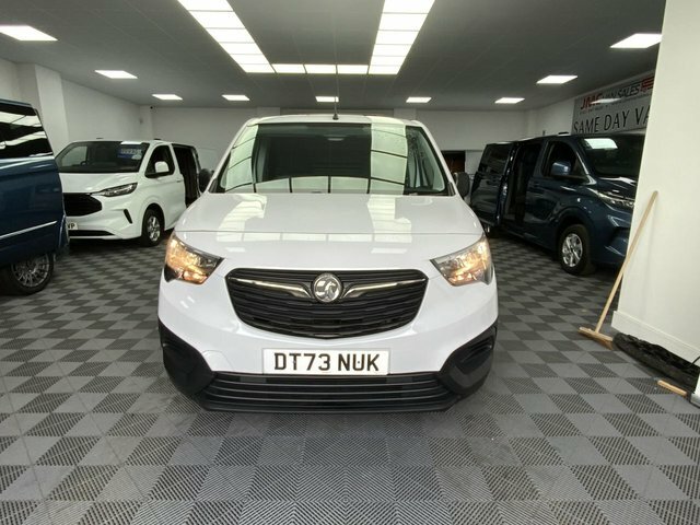 Vauxhall Combo 1.5 Turbo D 2300 Prime Panel Van 6Dr White #18