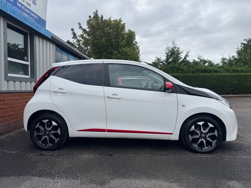 Toyota Aygo Vvt-i X-trend Tss White #2