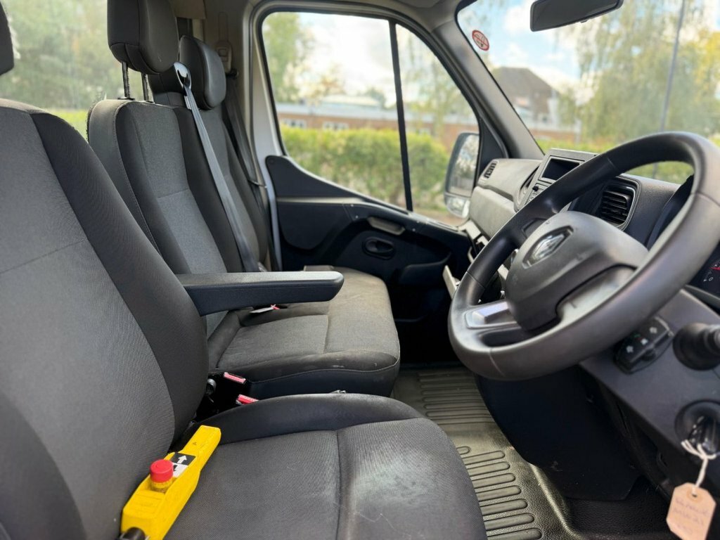 Renault Master 2.3L Business White #4