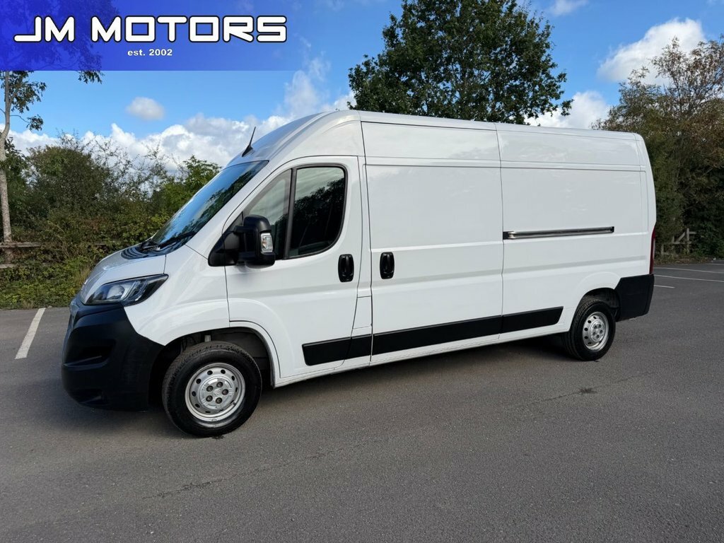 Peugeot Boxer 2.2L Professional Premium White