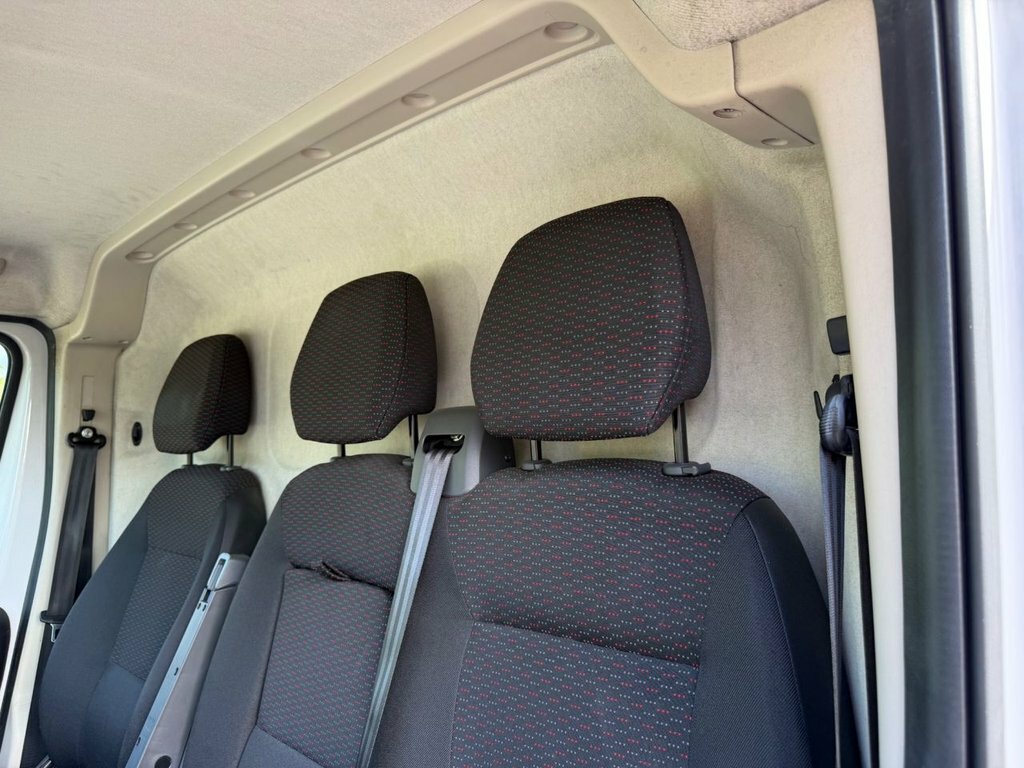Peugeot Boxer 2.2L Professional Premium White #5