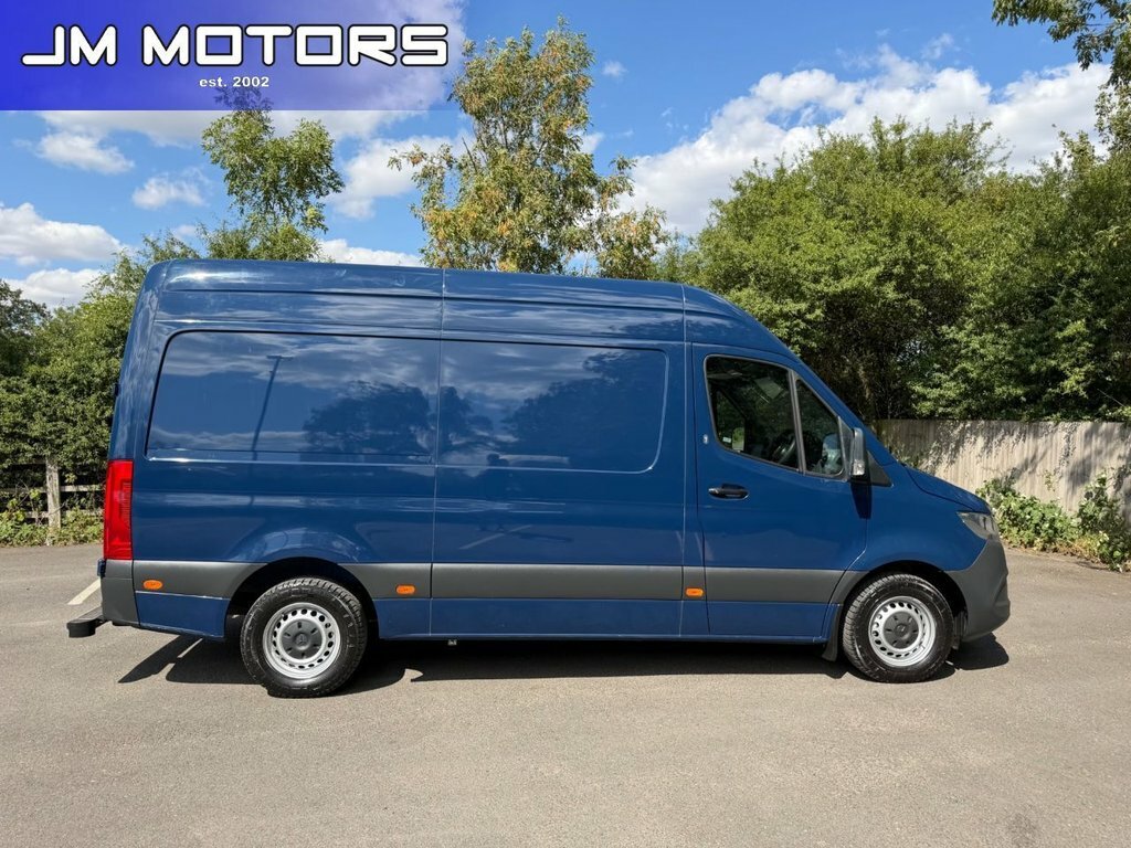 Mercedes-Benz Sprinter Mpv Blue