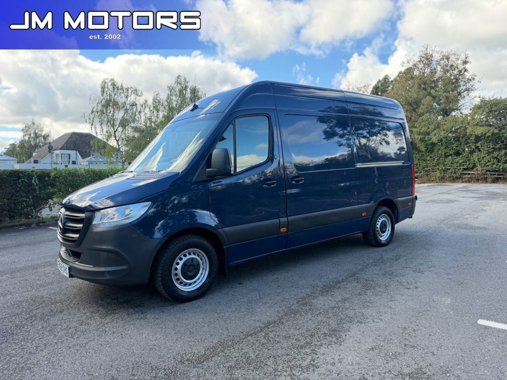Mercedes-Benz Sprinter Mpv Blue