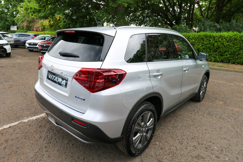 Suzuki Vitara 1.4 Boosterjet Hybrid Motion At 26Ym AY76MWL Silver #4