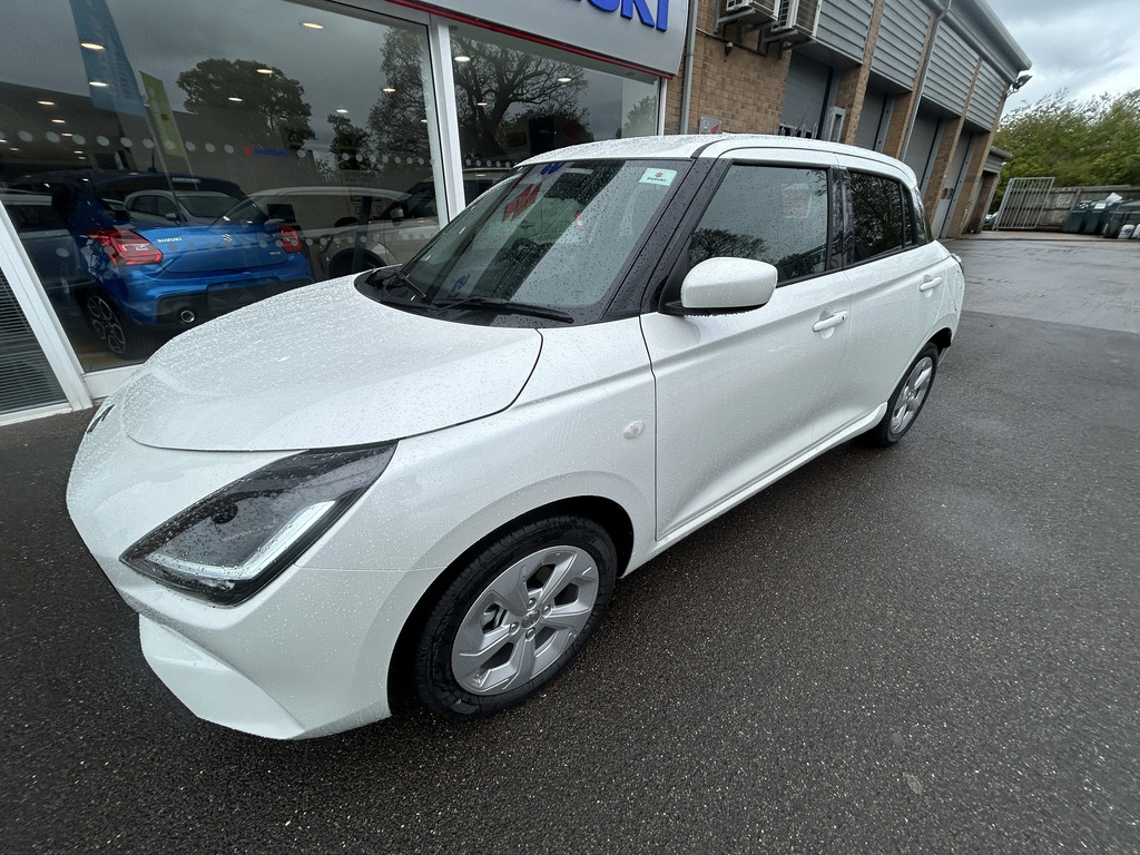 Suzuki Swift 1.2 Mild Hybrid Motion Cvt AY76MWJ White #3