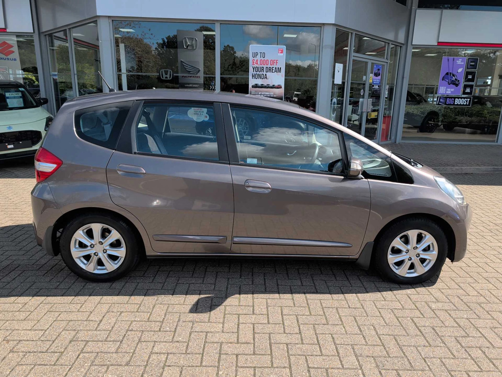 Honda Jazz I-vtec Es HV62JZO Brown #5