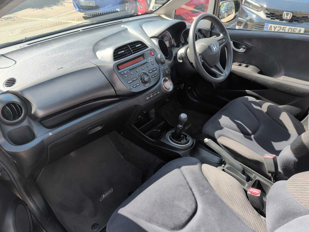 Honda Jazz I-vtec Es HV62JZO Brown #2