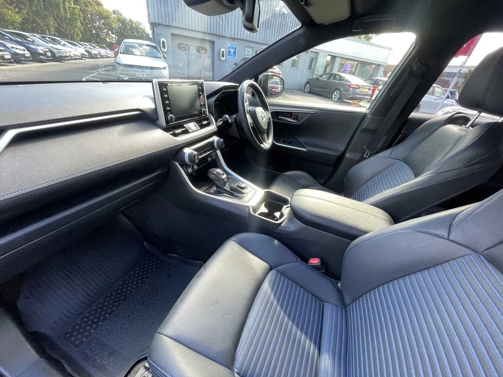 Toyota Rav 4 Dynamic Hev Cvt Black #2